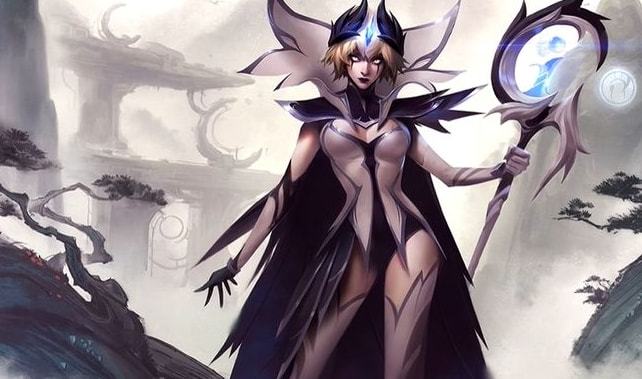 中任何一人 中任何一人